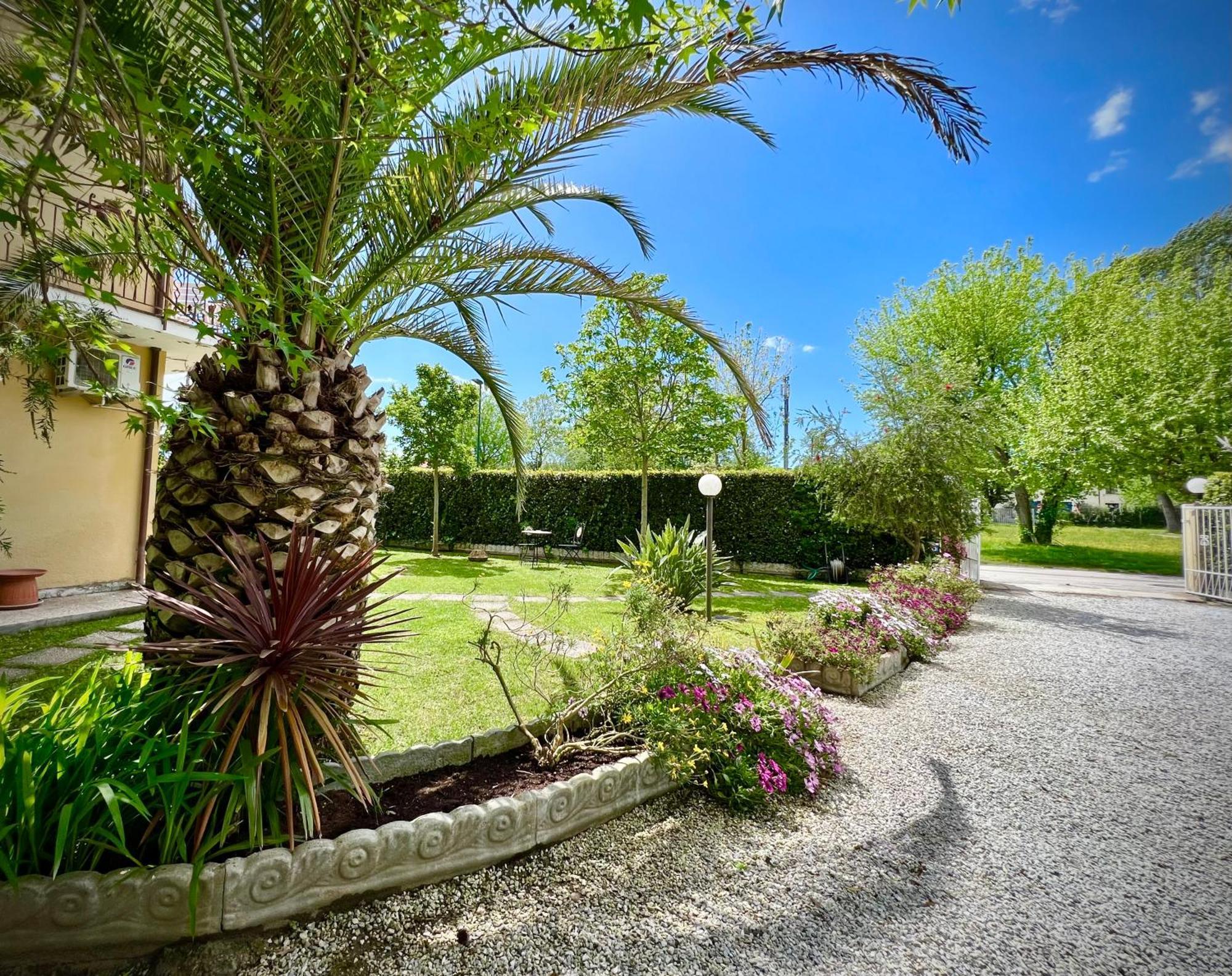 פורטה דיי מארמי Bed&Breakfast Villa Lorena מראה חיצוני תמונה
