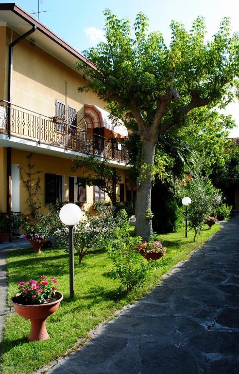 פורטה דיי מארמי Bed&Breakfast Villa Lorena מראה חיצוני תמונה