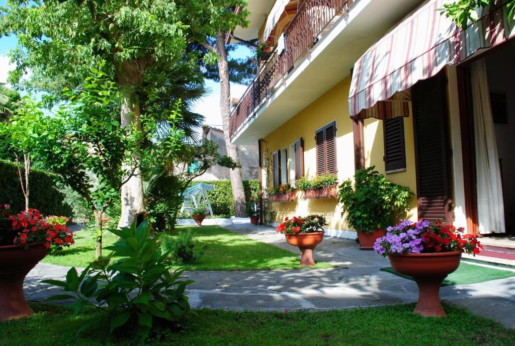 פורטה דיי מארמי Bed&Breakfast Villa Lorena מראה חיצוני תמונה